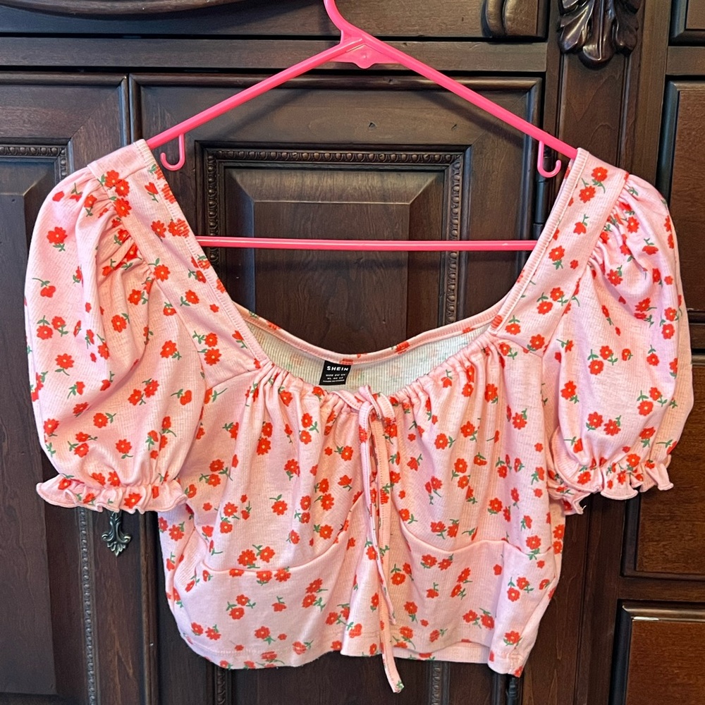 Floral crop top!